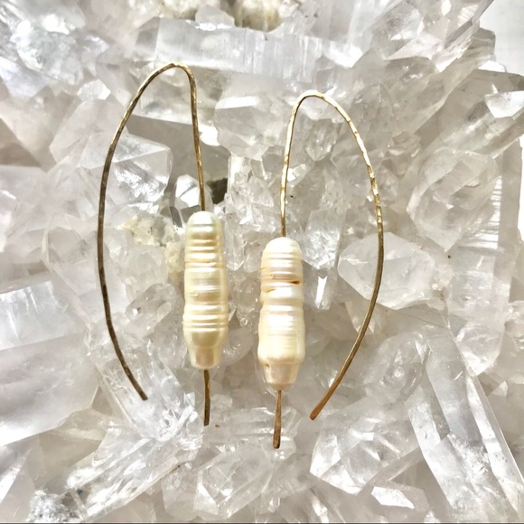 ✨Beautiful Biwa Pearl Earrings✨ - Picture 4 of 7